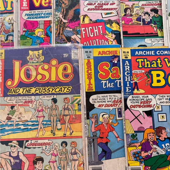 VINTAGE Archie Comic Books - Picture 5 of 8